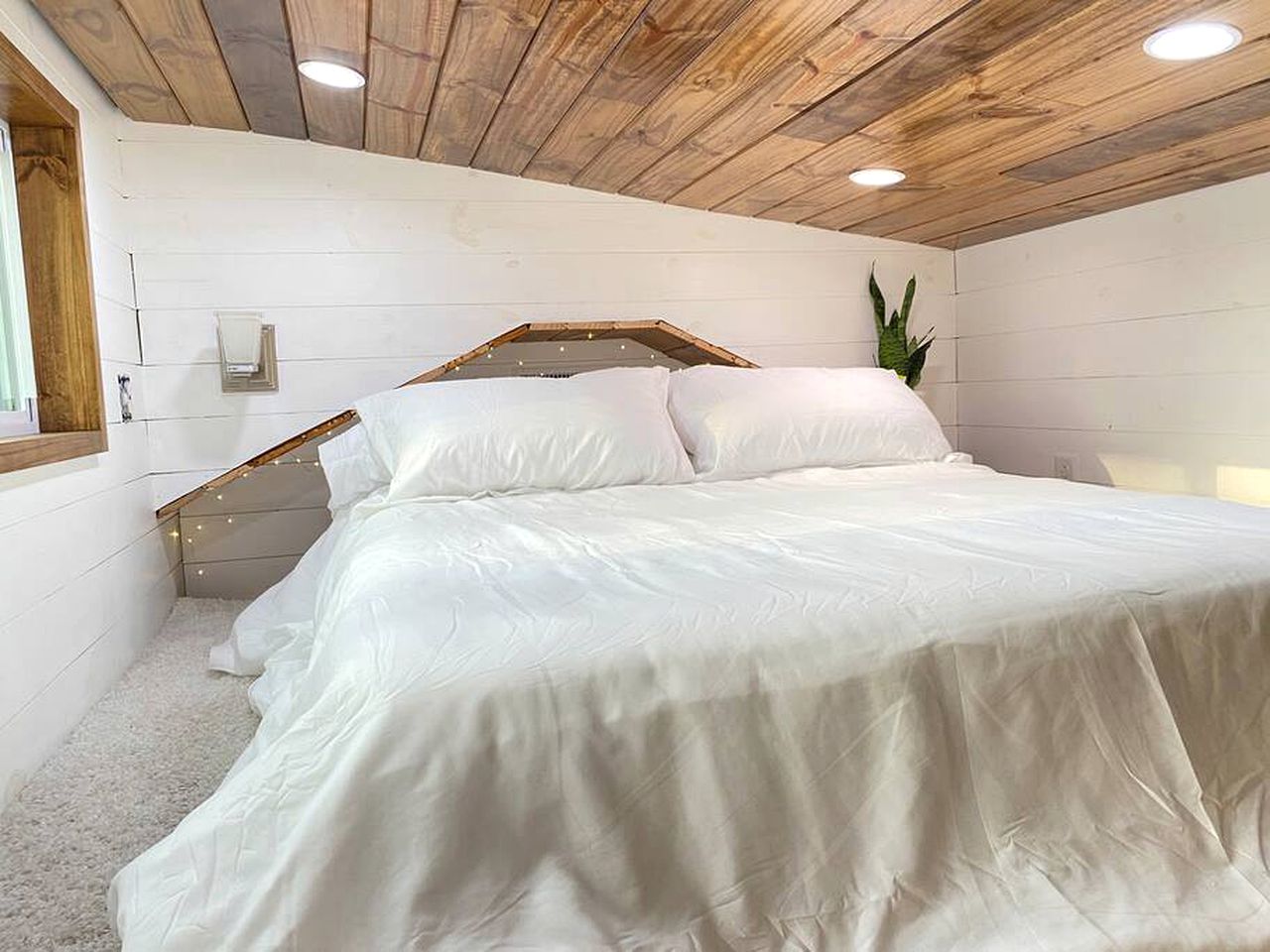 Nestled in Nature: Experience Tiny House Living Bliss in Northern Alabama