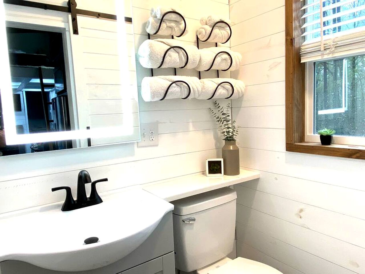 Nestled in Nature: Experience Tiny House Living Bliss in Northern Alabama