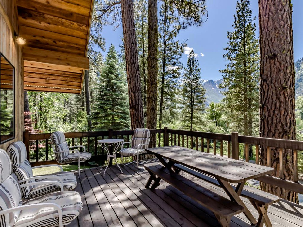 Riverside Cabin Rental in Colorful Leavenworth, Washington