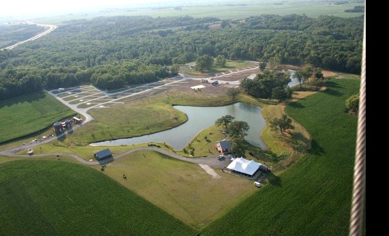 Cabins (Jacksonville, Illinois, United States)