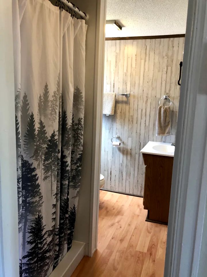 Unique Cabin with Deck Great for Families in South Dakota