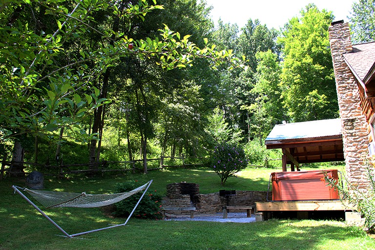 Log Cabins (Clyde, North Carolina, United States)