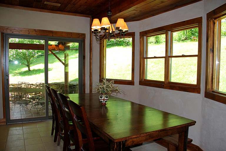 Log Cabins (Clyde, North Carolina, United States)