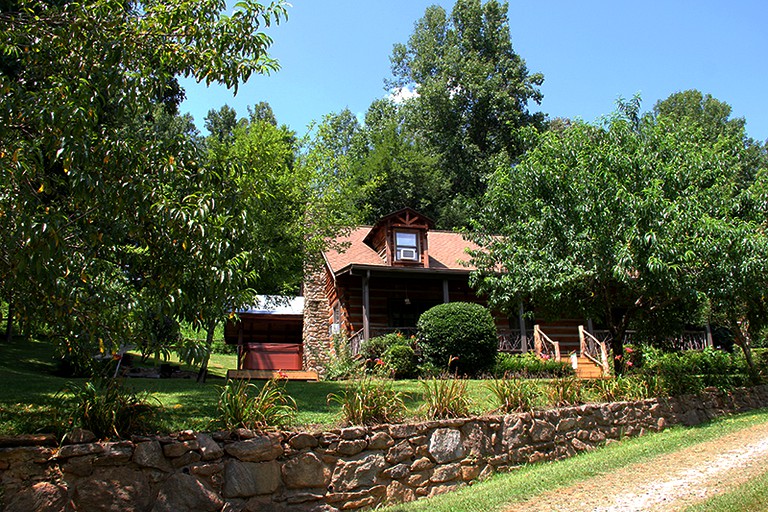 Log Cabins (Clyde, North Carolina, United States)