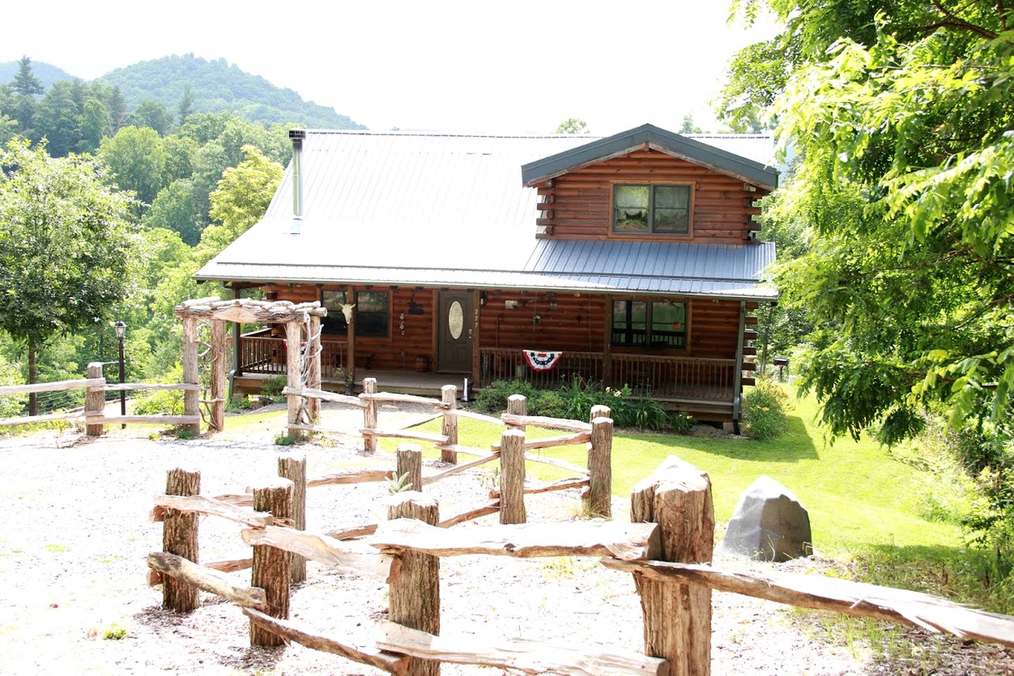 Charming Cabin Rental with a Hot Tub and Fireplace in the Smoky Mountains