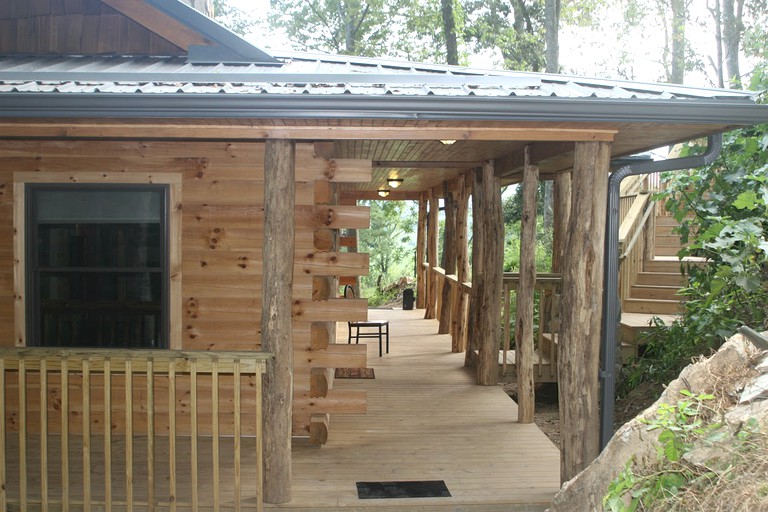 Log Cabins (Clyde, North Carolina, United States)