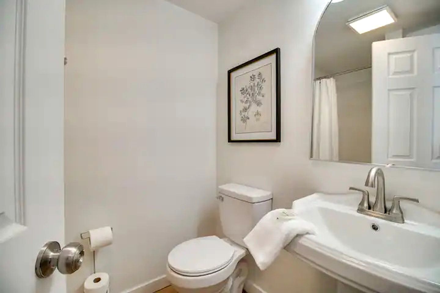 Serene Woodland Studio Retreat with Outdoor Amenities, Near Fishing, Hiking & Gentry, AR