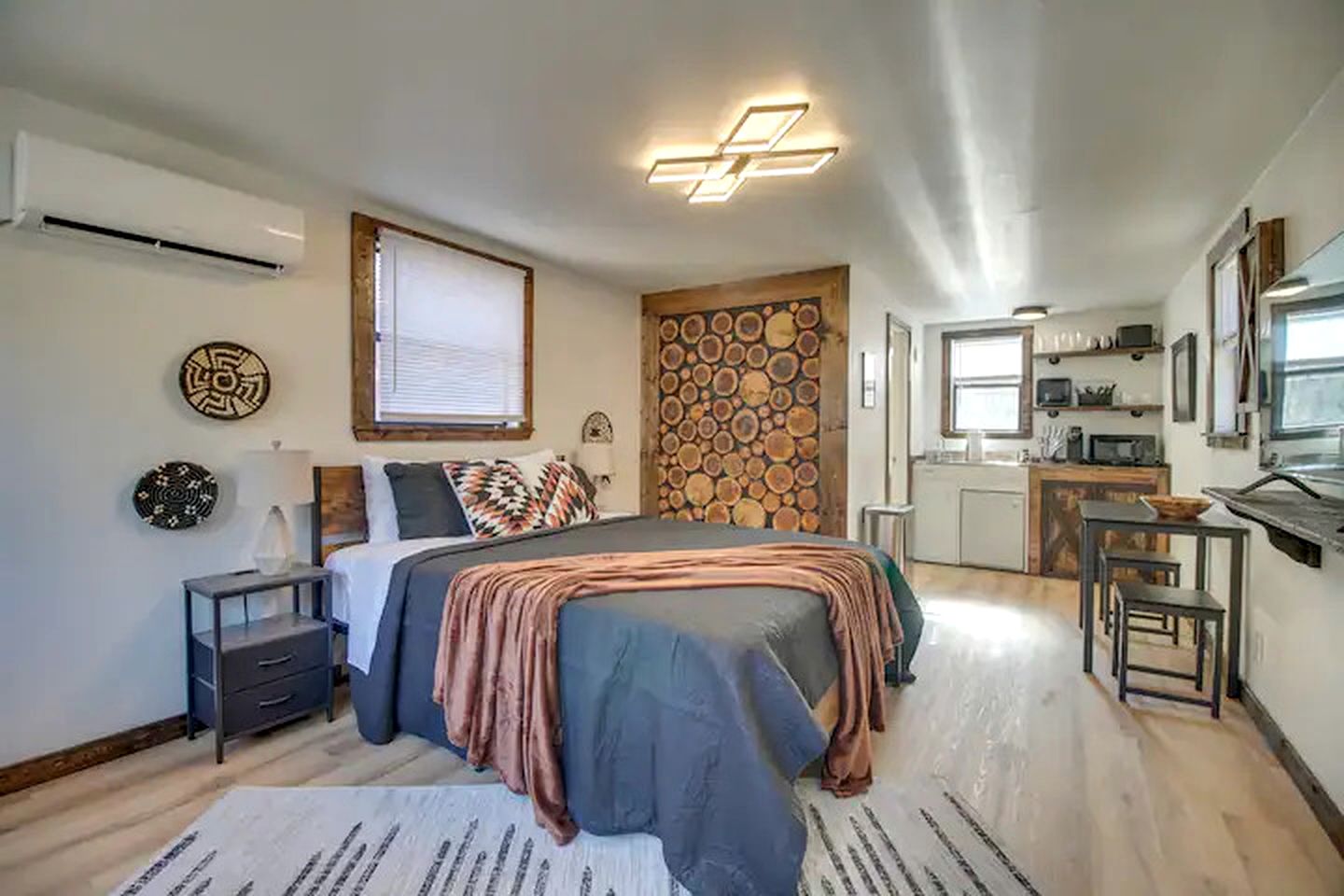 Serene Woodland Studio Retreat with Outdoor Amenities, Near Fishing, Hiking & Gentry, AR