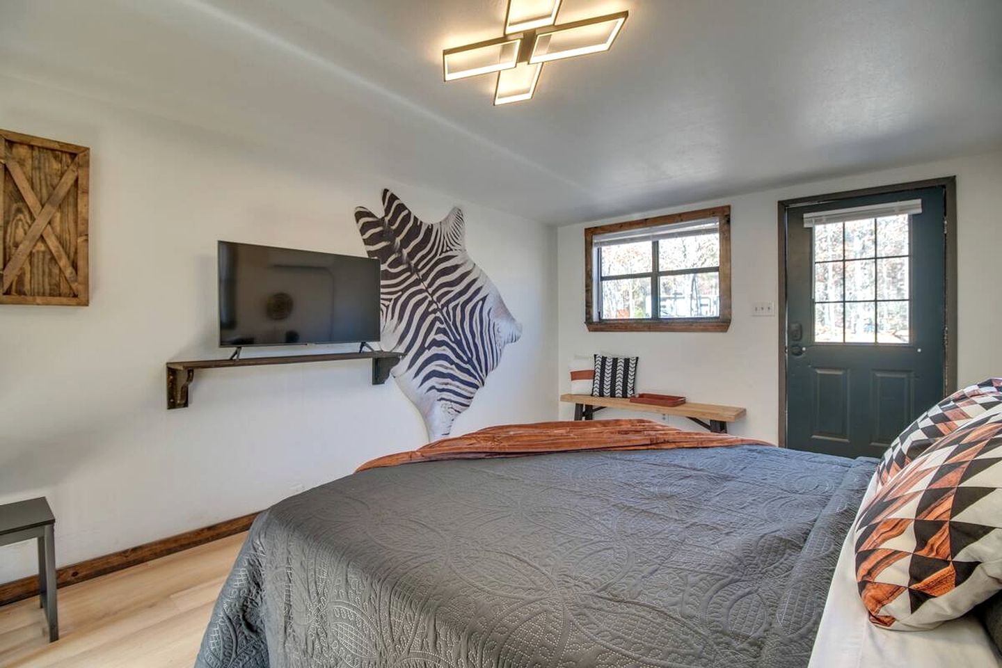 Serene Woodland Studio Retreat with Outdoor Amenities, Near Fishing, Hiking & Gentry, AR