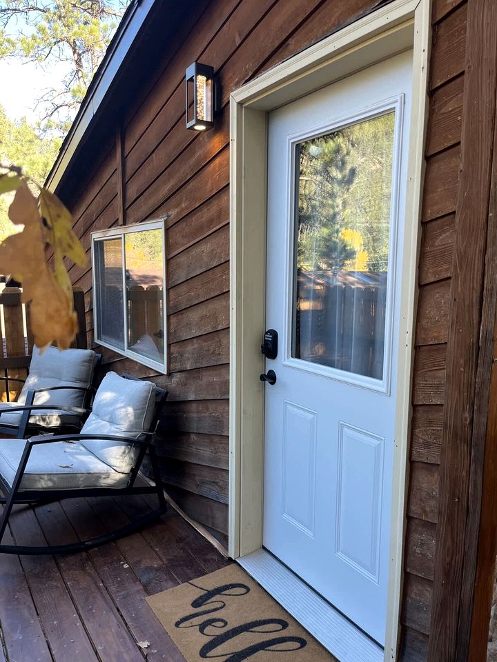 Vibrant Pine-Surrounded Cabin Retreat near Black Hills Mountain in South Dakota