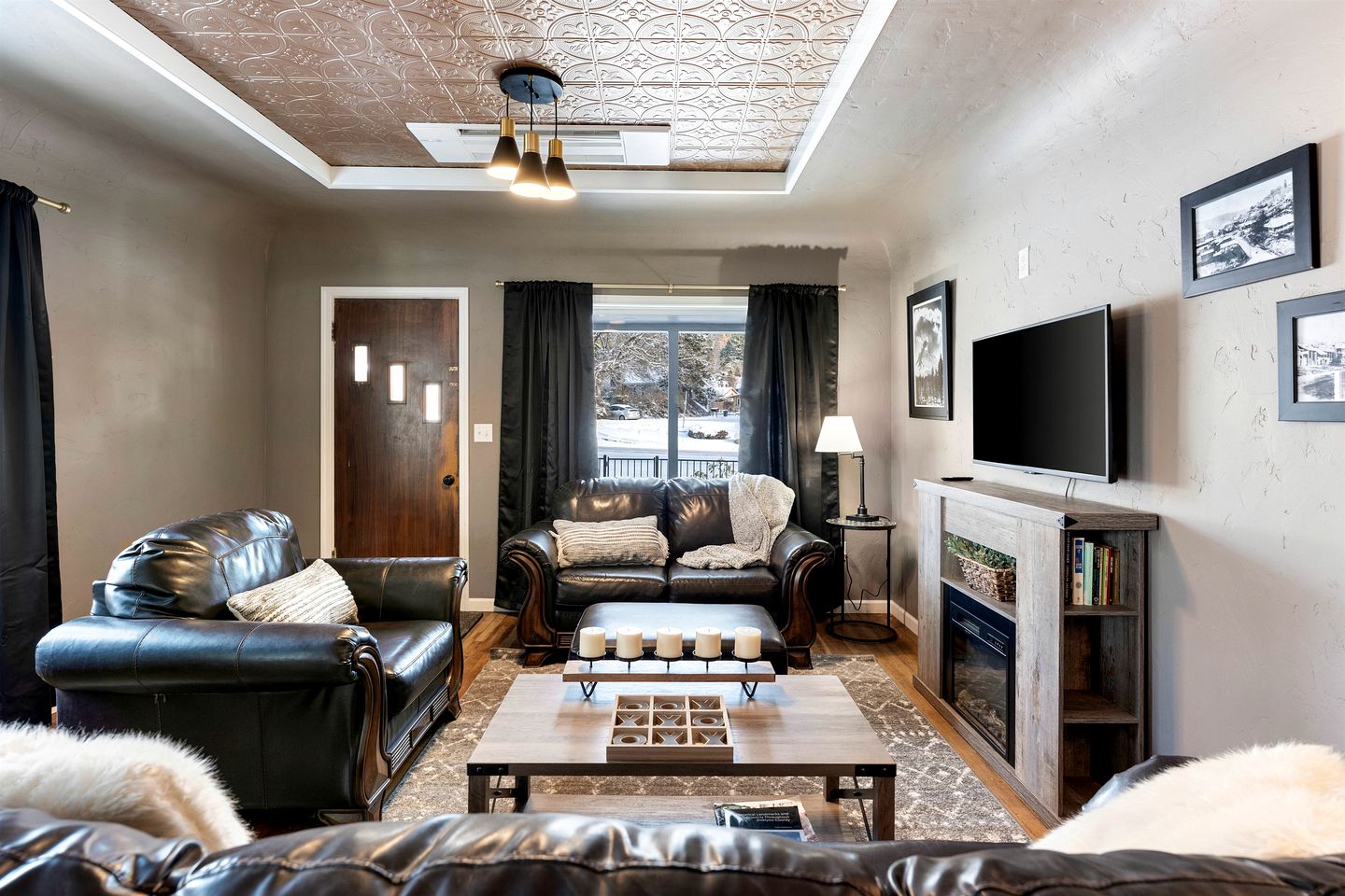 Modern Cozy Getaway with BBQ and Scenic Views in Mount Shasta, California