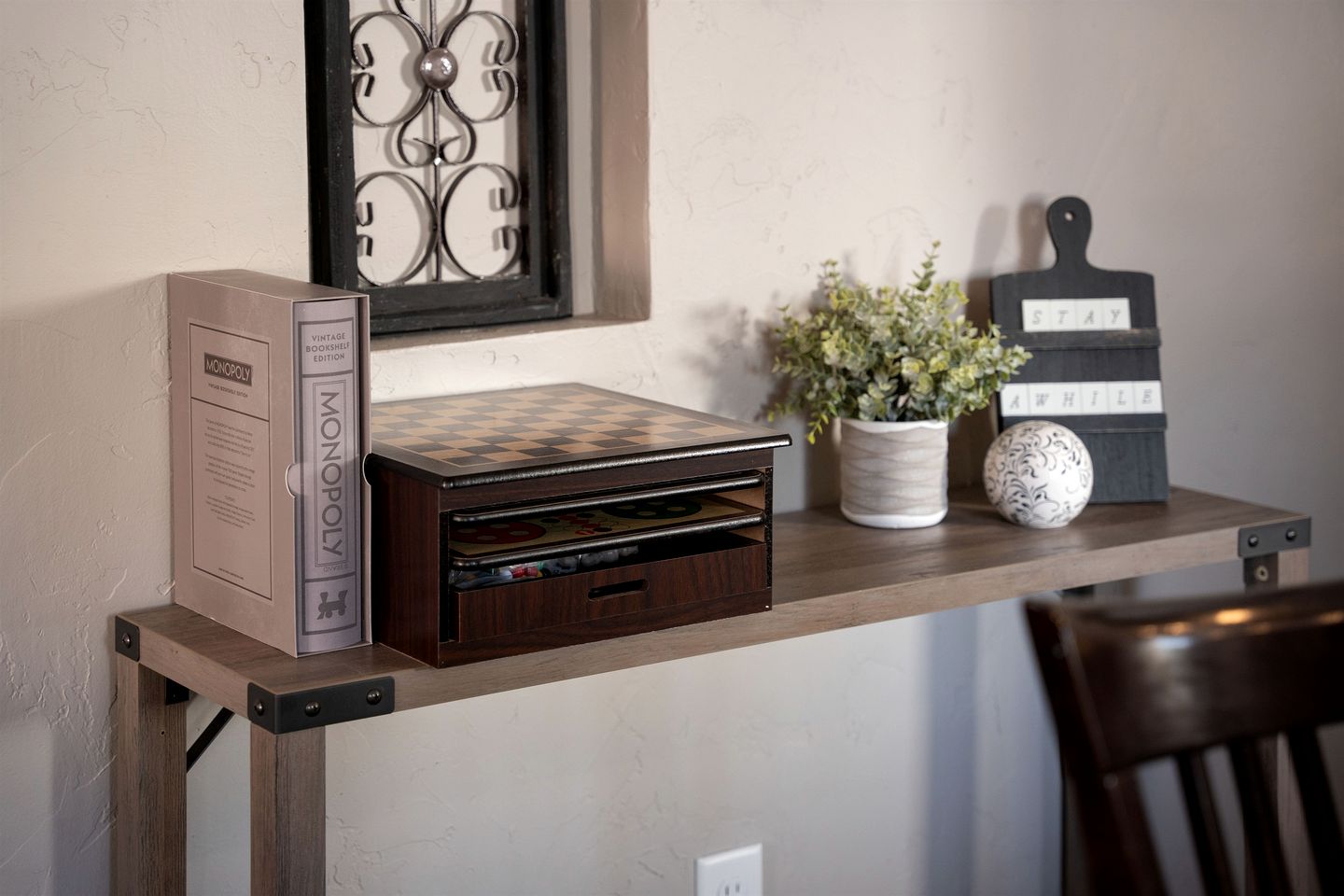 Modern Cozy Getaway with BBQ and Scenic Views in Mount Shasta, California