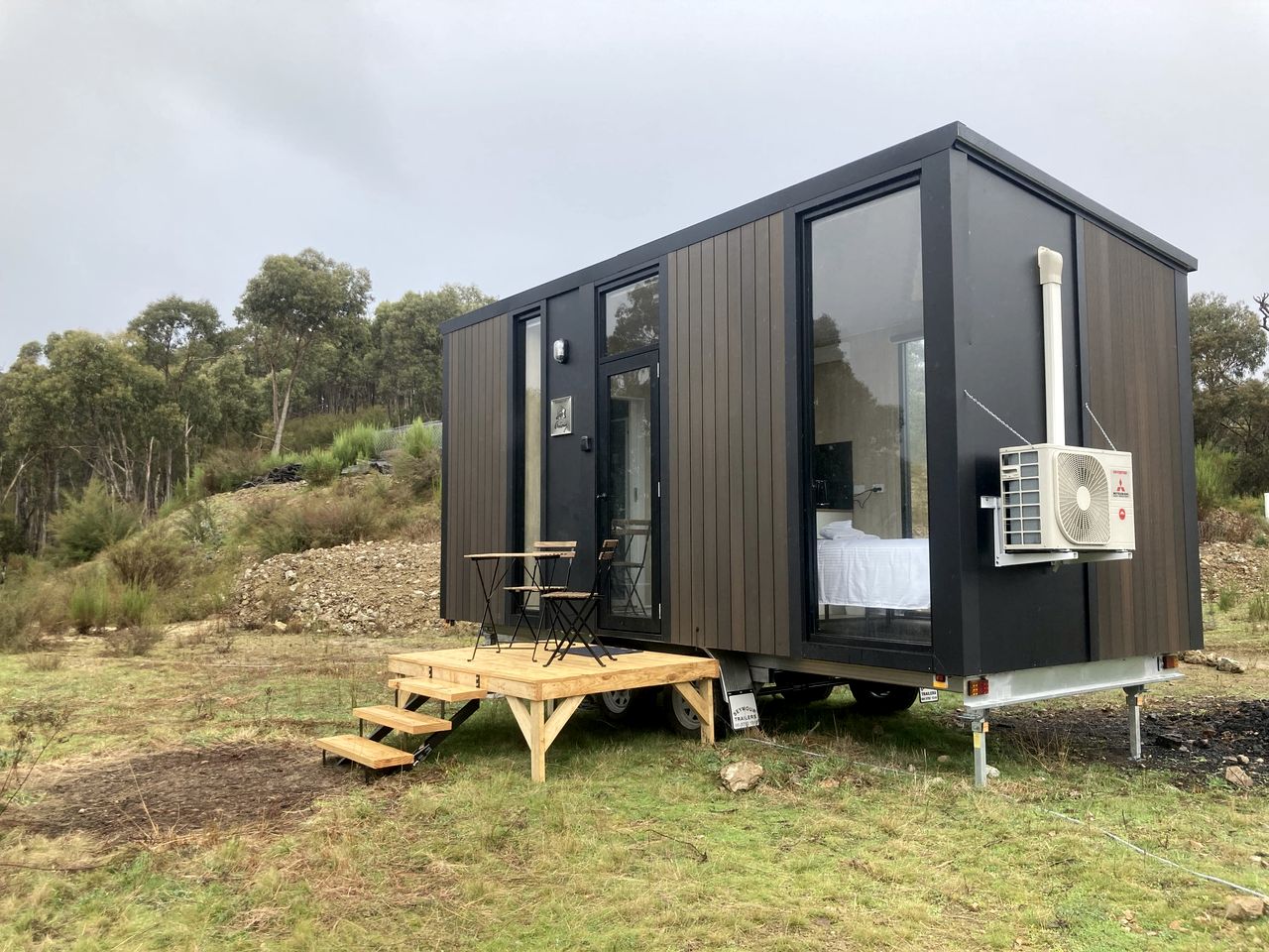 Elevated Tiny House with Valley and Vineyards Views in Victoria
