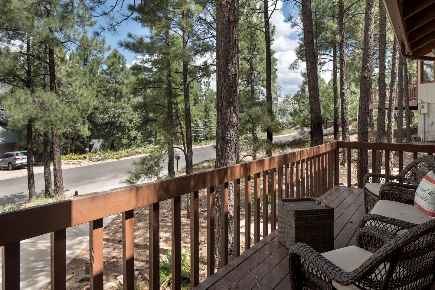 Gorgeous Cozy Cabin with Scenic Forest Views, Fire Pit, and Grill in Flagstaff, Arizona