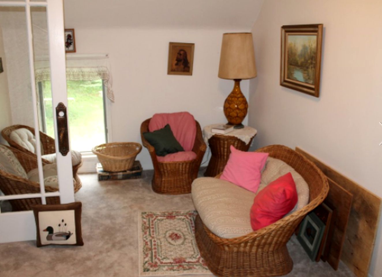 Secluded Bed and Breakfast Rental near the Mississippi River in Zumbro Falls, Minnesota