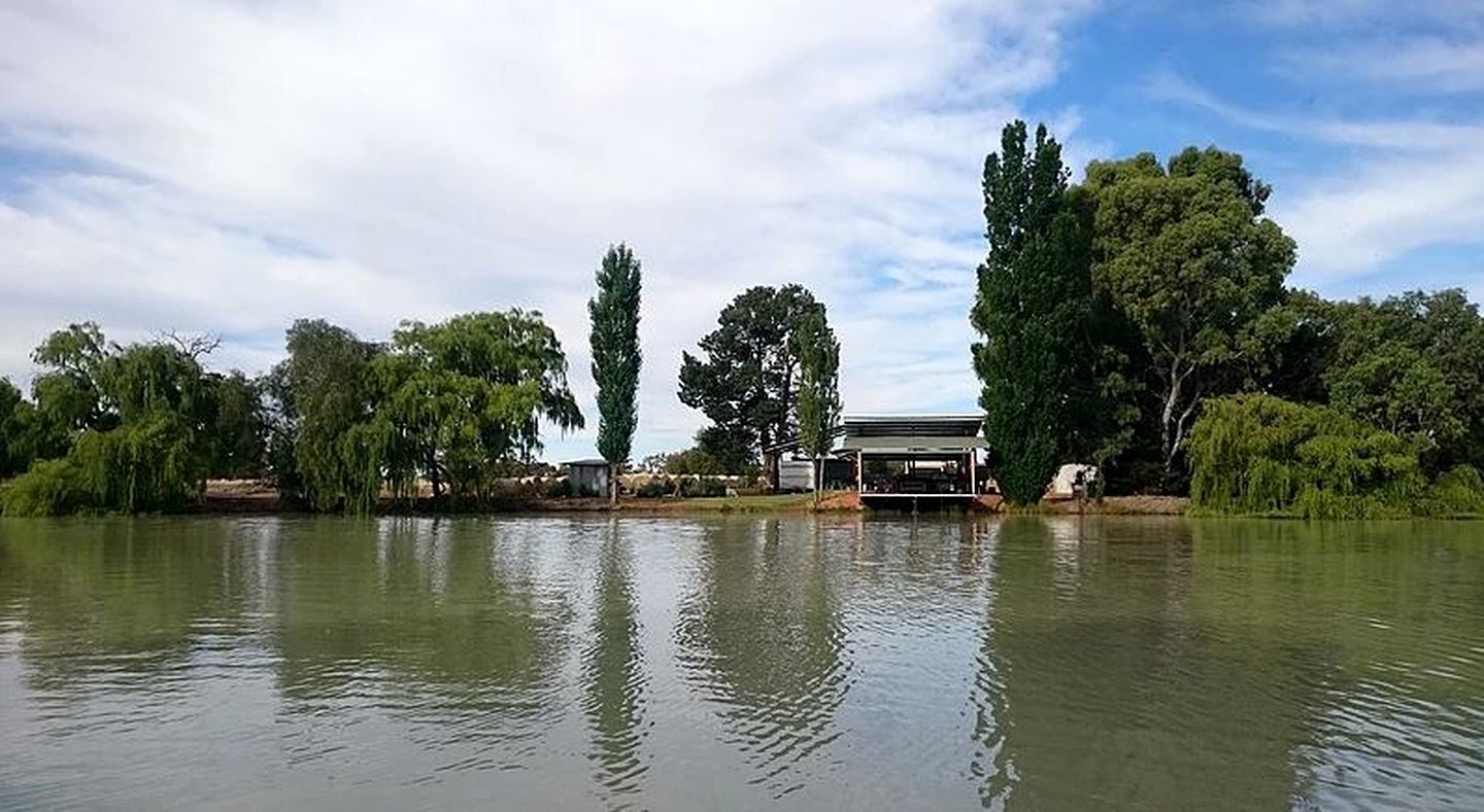 Enchanting Caravan Rental near Oolambeyan National Park in New South Wales