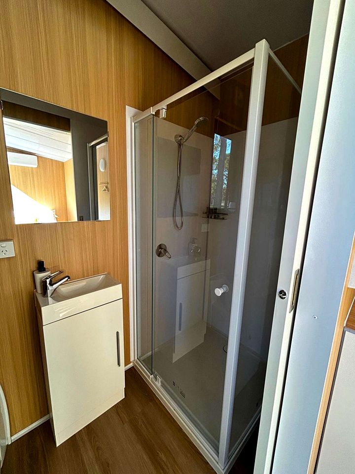 Cozy Pet-Friendly Tiny House with Bushland Wildlife Escape near Fraser Island, Fraser Coast Queensland