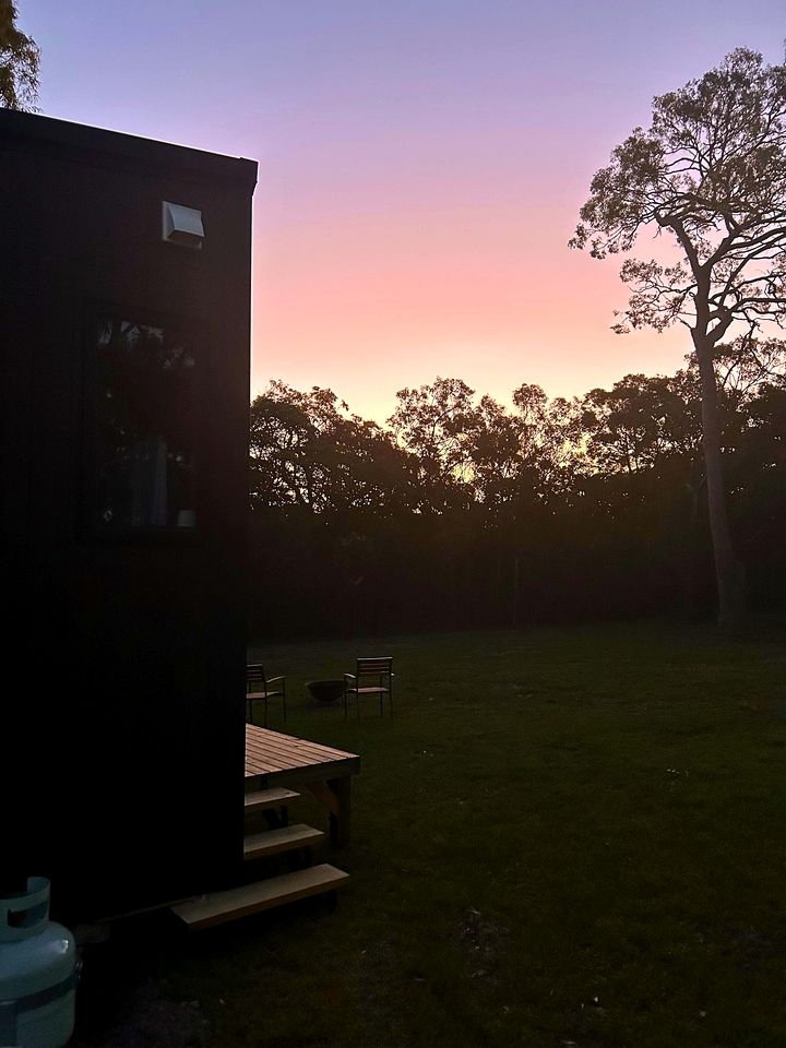 Cozy Pet-Friendly Tiny House with Bushland Wildlife Escape near Fraser Island, Fraser Coast Queensland