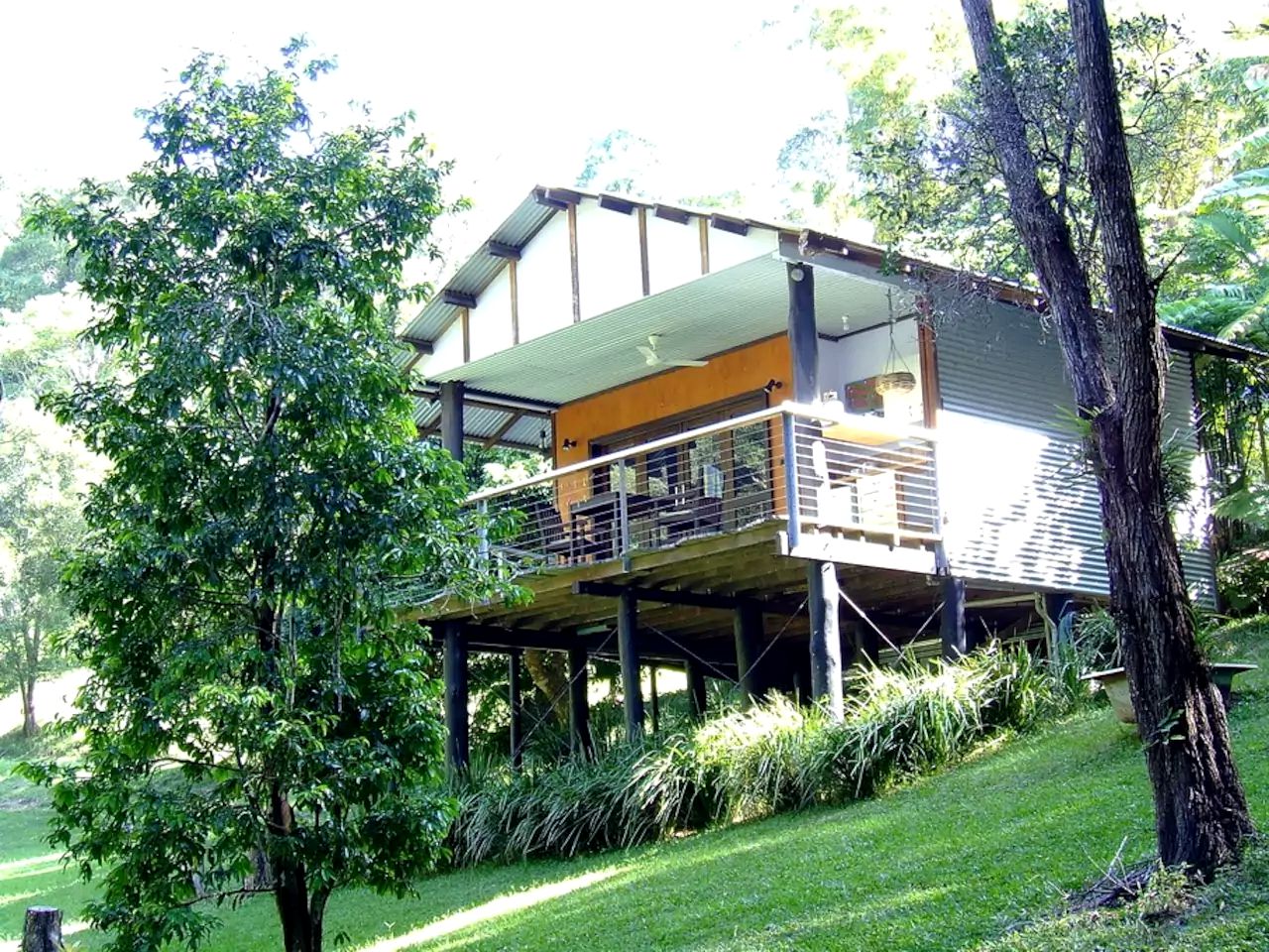 Romantic Cabin Rental with Exotic Fruit Trees in Cairns, Queensland