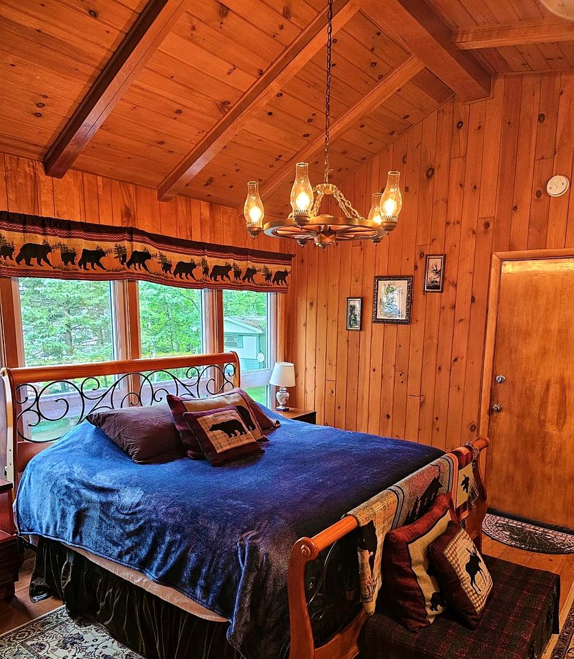 Idyllic Pet-Friendly Waterfront Cabin with Private Boat Dock on Teale Lake in Hayward, Wisconsin