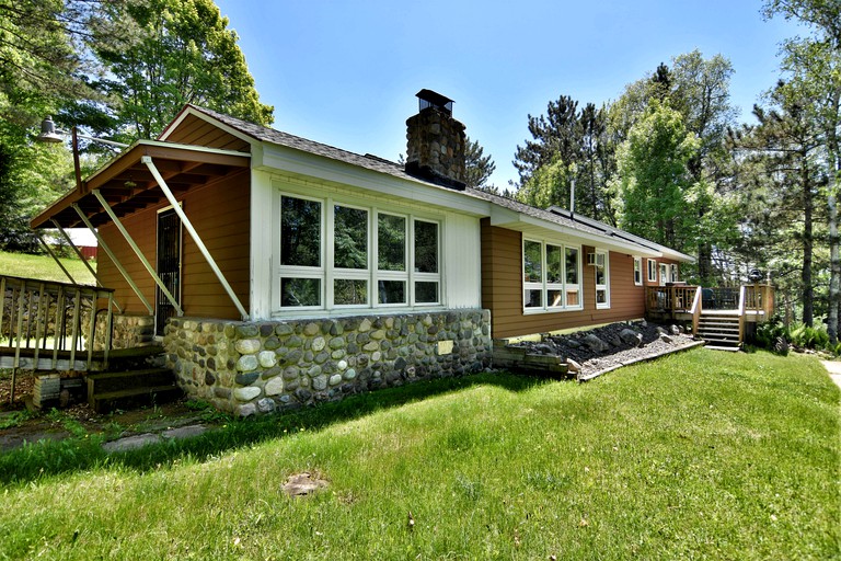 Cabins (United States of America, Hayward, Wisconsin)