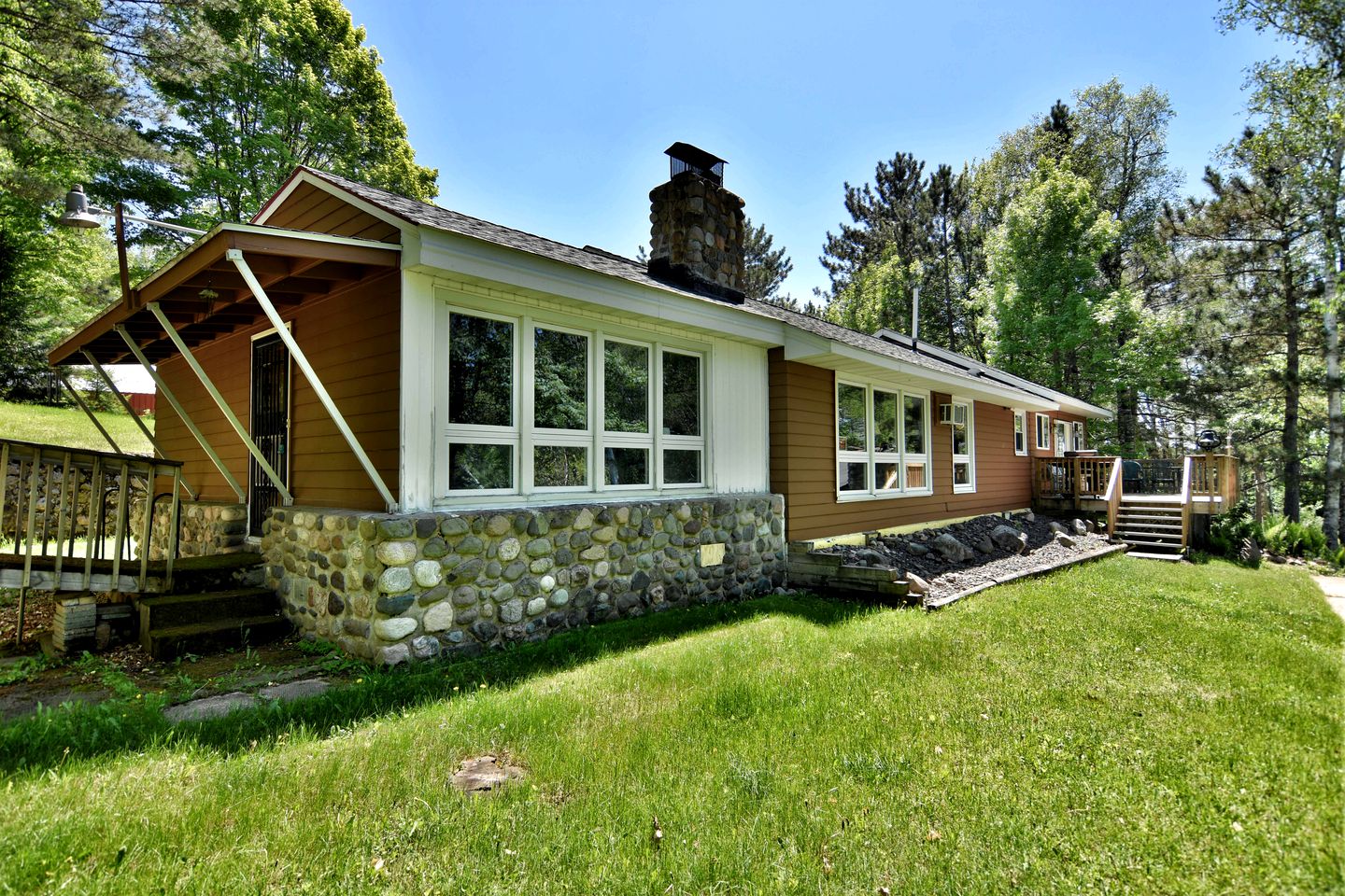 Idyllic Pet-Friendly Waterfront Cabin with Private Boat Dock on Teale Lake in Hayward, Wisconsin