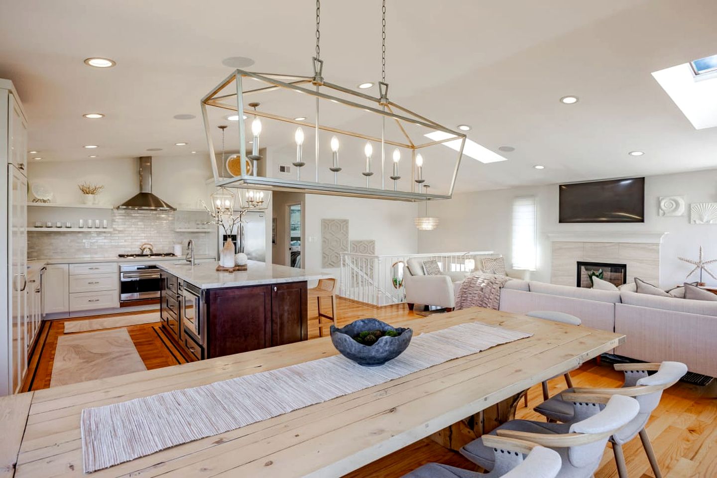 Elegant Coastal Retreat with Panoramic Ocean Views near Half Moon Bay, California