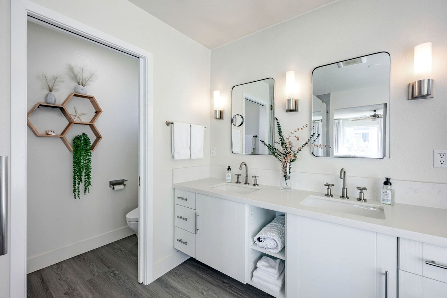 Elegant Coastal Retreat with Panoramic Ocean Views near Half Moon Bay, California