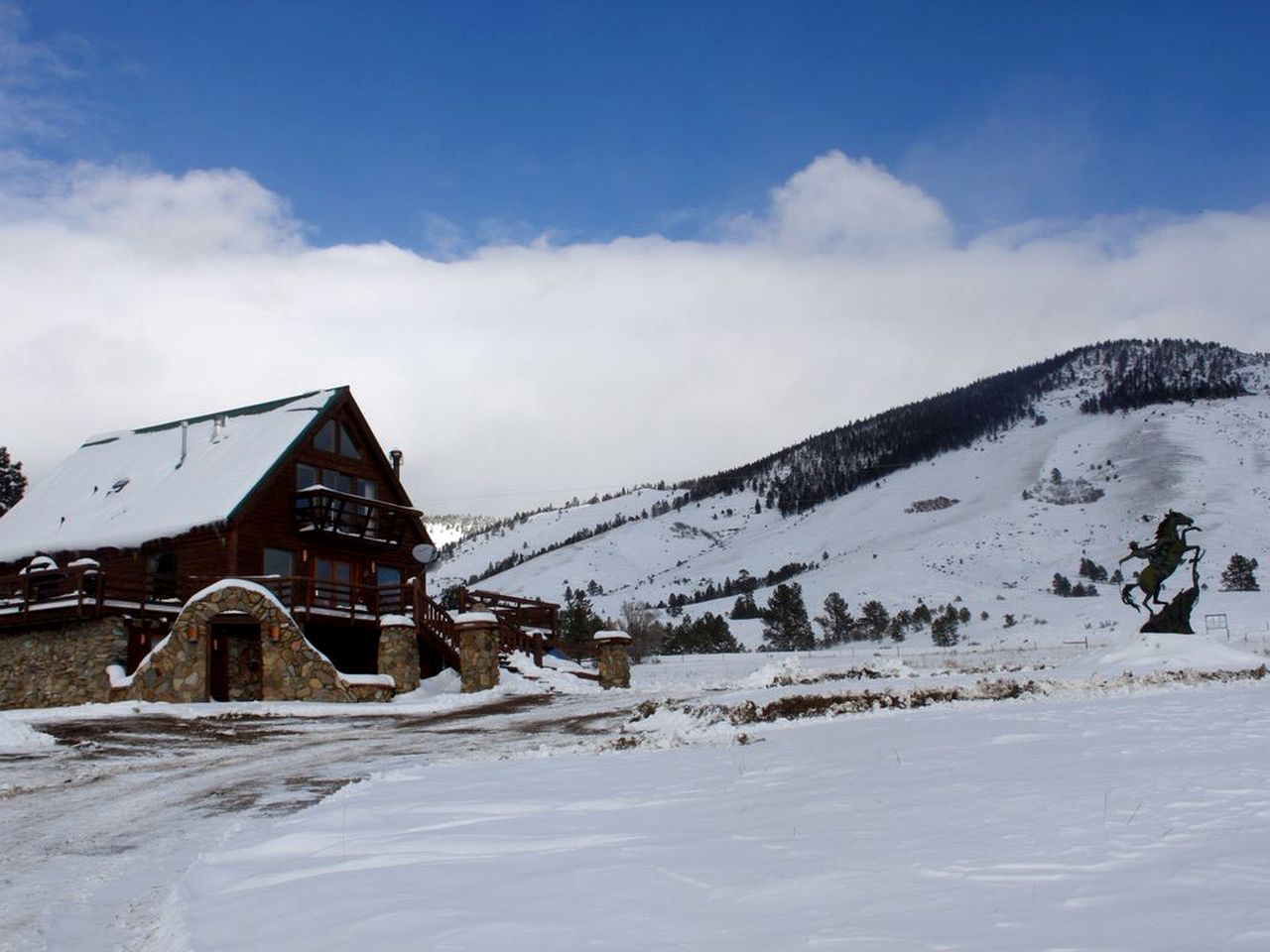 Ranch for Rent in Eagle Nest, New Mexico