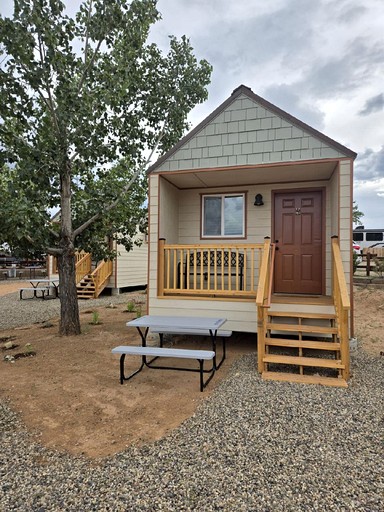 Quaint and Rustic Cabin with Views of the Upper Escalante River Corridor Canyon, Escalante, Utah