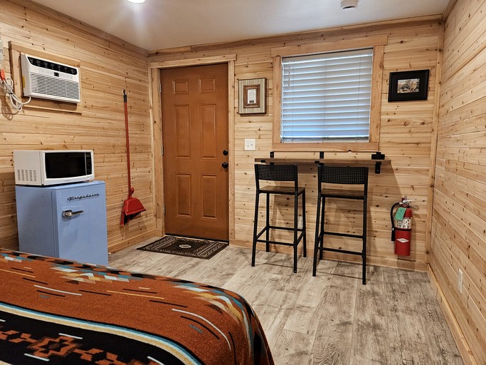 Cabins (United States of America, Escalante, Utah)