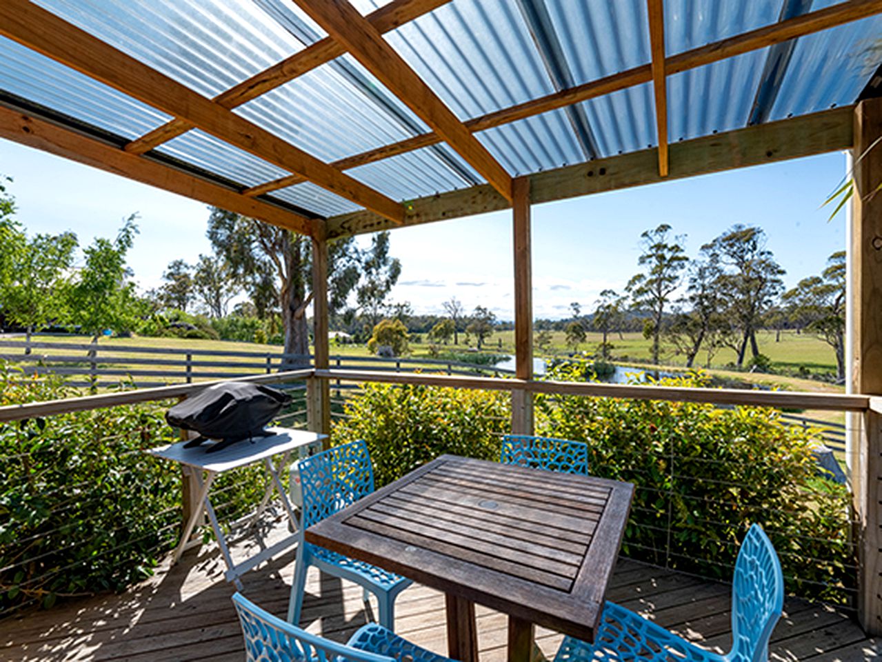 Charming Secluded Cottage Rental near George Town, Tasmania