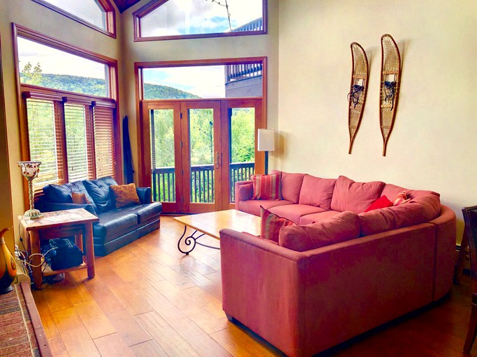 Cabins (United States of America, --, New Hampshire)