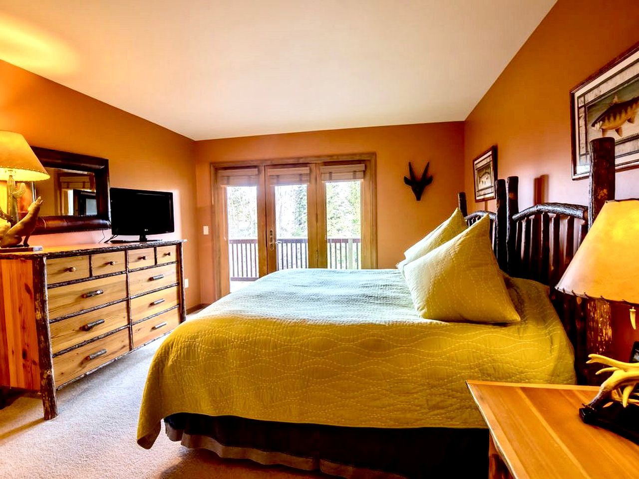 Luxury Cabin Rental near Mt. Washington for Glamping in New Hampshire