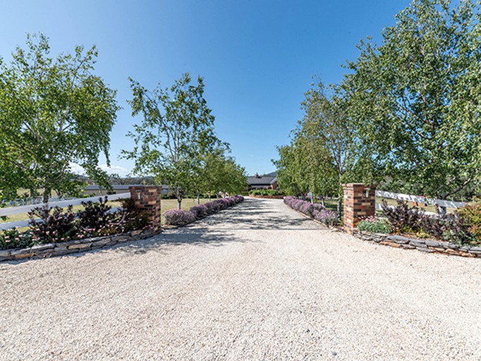 Charming Secluded Cottage Rental near George Town, Tasmania | Cottages (Exeter, Tasmania, Australia)