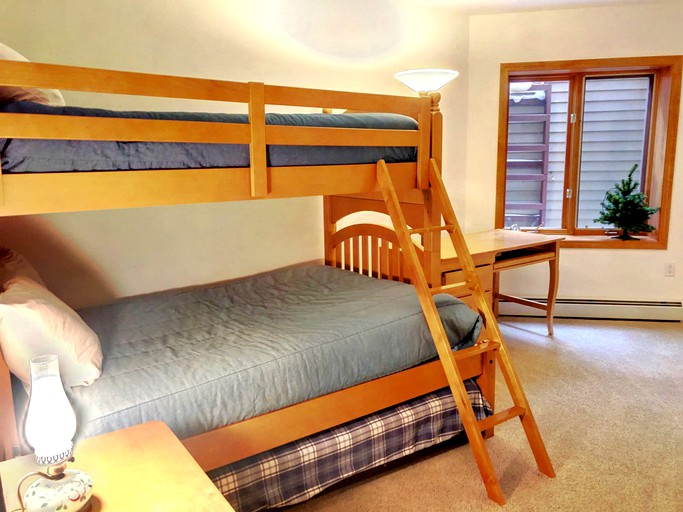 Cabins (United States of America, --, New Hampshire)