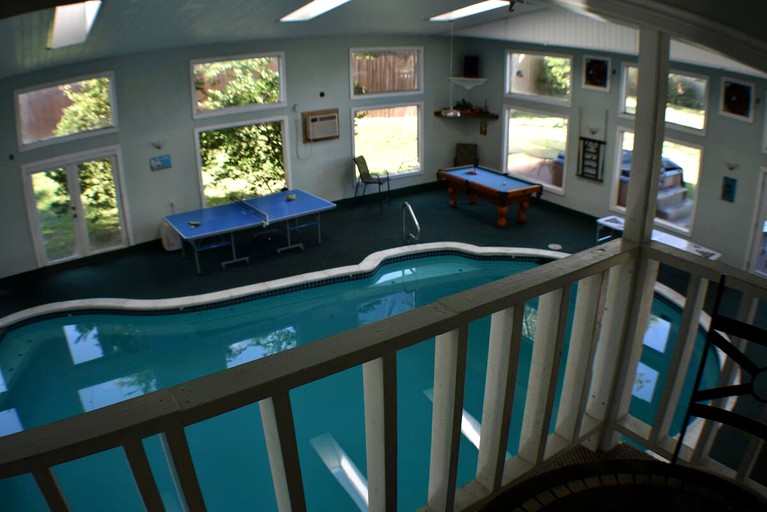 Cabins (Willis, Texas, United States)