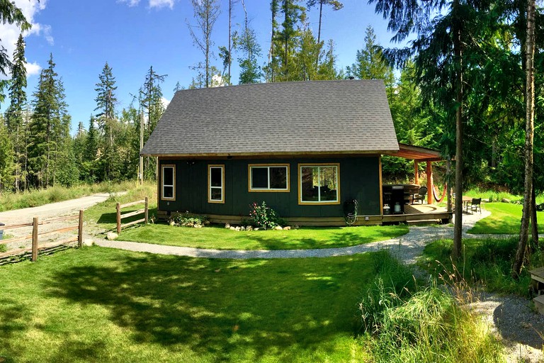 Cabins (Salmon Arm, British Columbia, Canada)