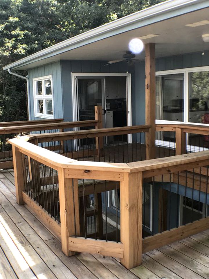 Lakeside Cabin Rental with a Hot Tub Perfect for a Vacation in Arkansas