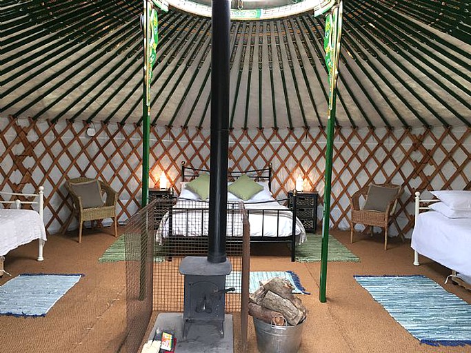 Yurts (Shaftesbury, England, United Kingdom)