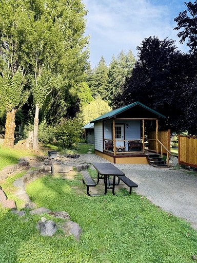 Cozy Studio-Style Cabin for a Glamping Getaway in Clearwater, Oregon | Cabins (Idleyld Park, Oregon, United States of America)