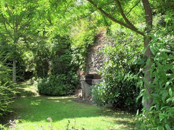 Cottages (Santa Marta de Penaguião, Porto District, Portugal)