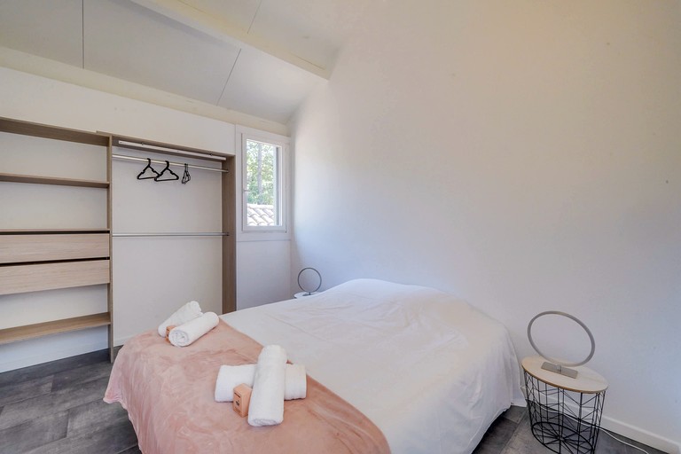 Cottages (France, Le Verdon-sur-Mer, Nouvelle-Aquitaine)