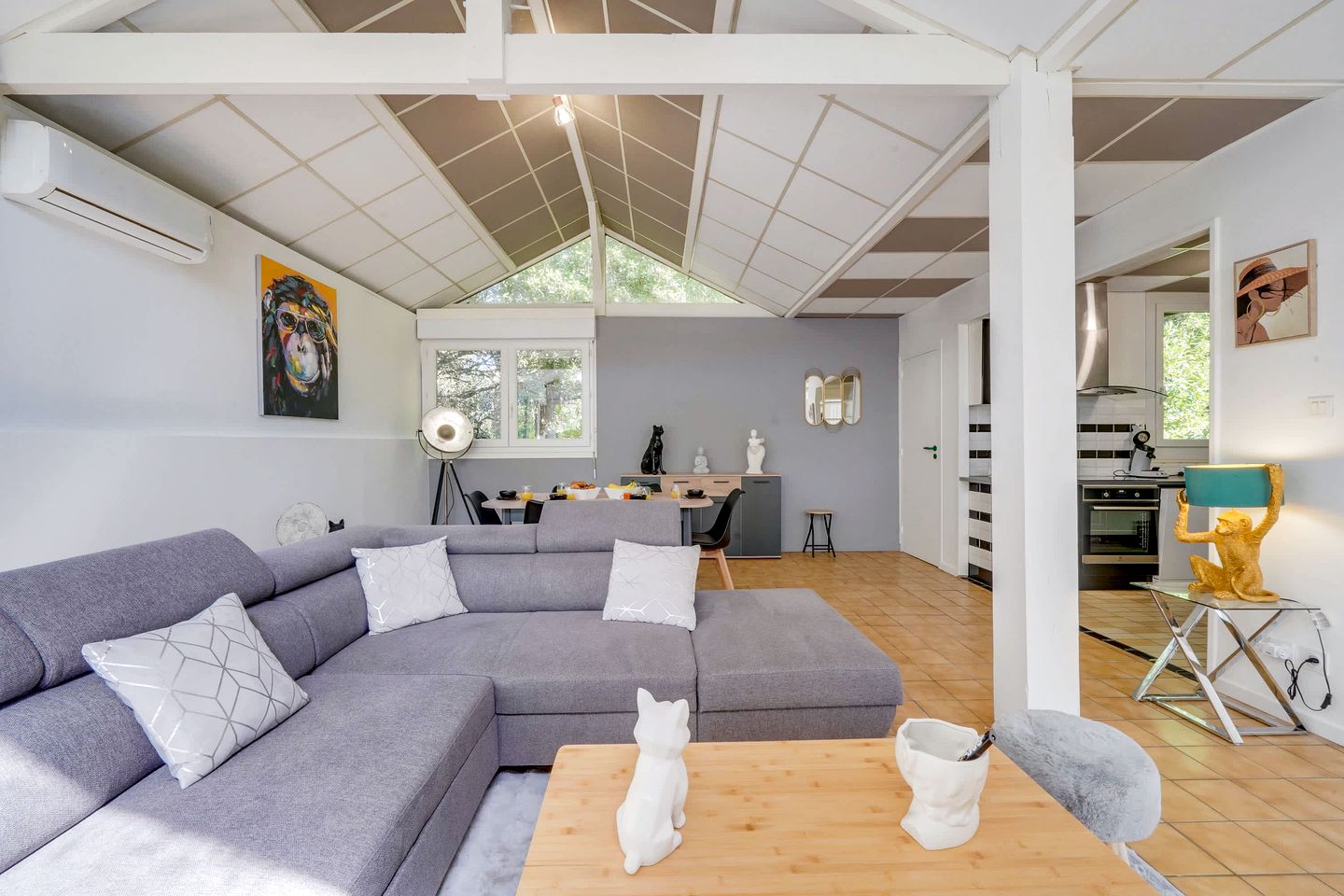 Chic Coast Cottage with Private Deck in France