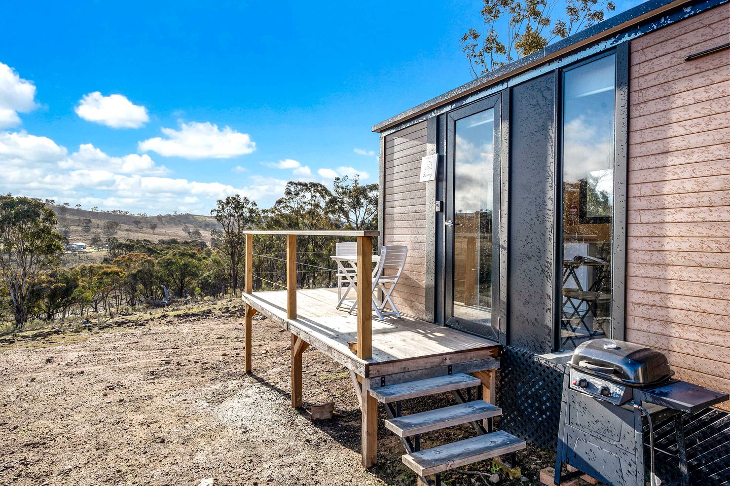 Unique Tiny House Cabin with Hot Tub, Outdoor Bathtub and Beautiful Wildlife in New South Wales, Australia