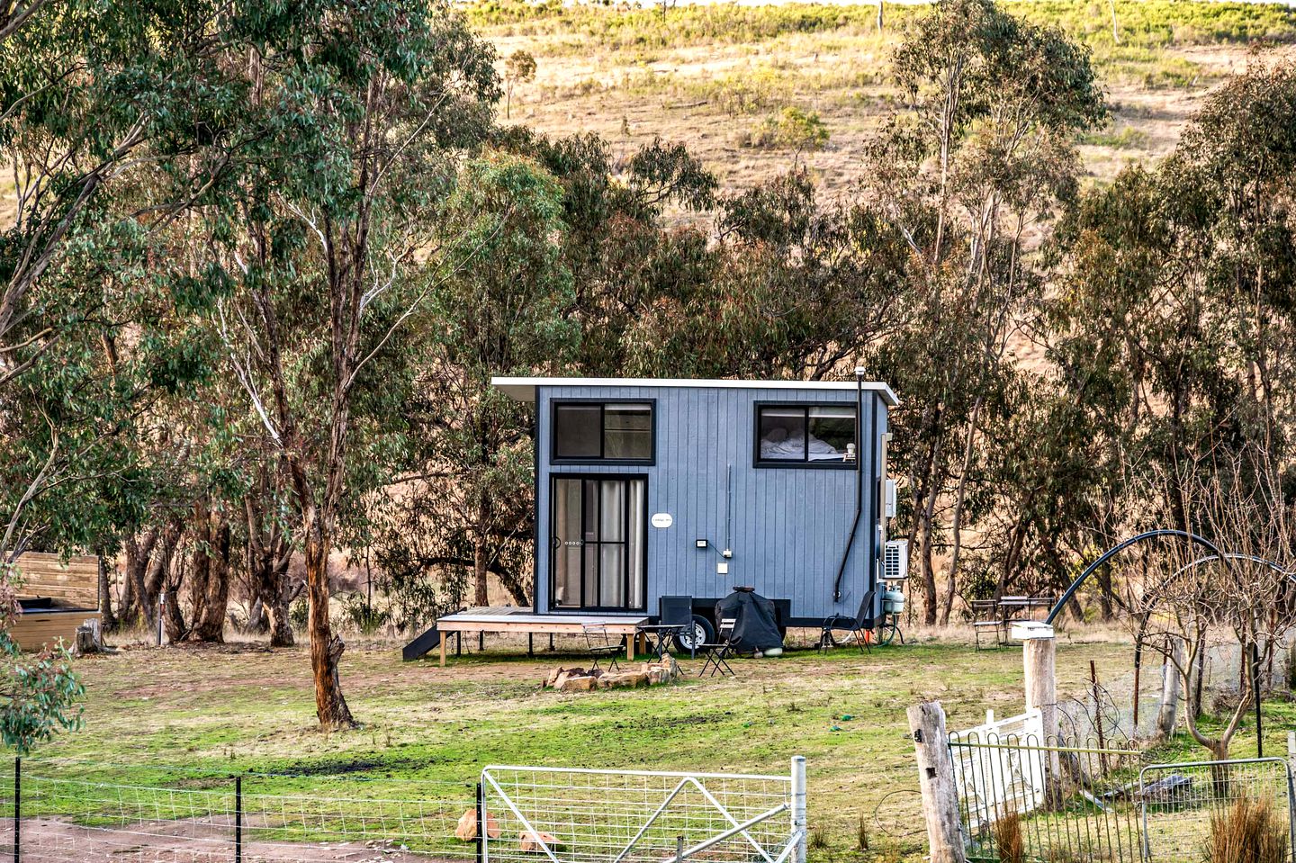 Unique Tiny House Cabin with Hot Tub, Outdoor Bathtub and Beautiful Wildlife in New South Wales, Australia