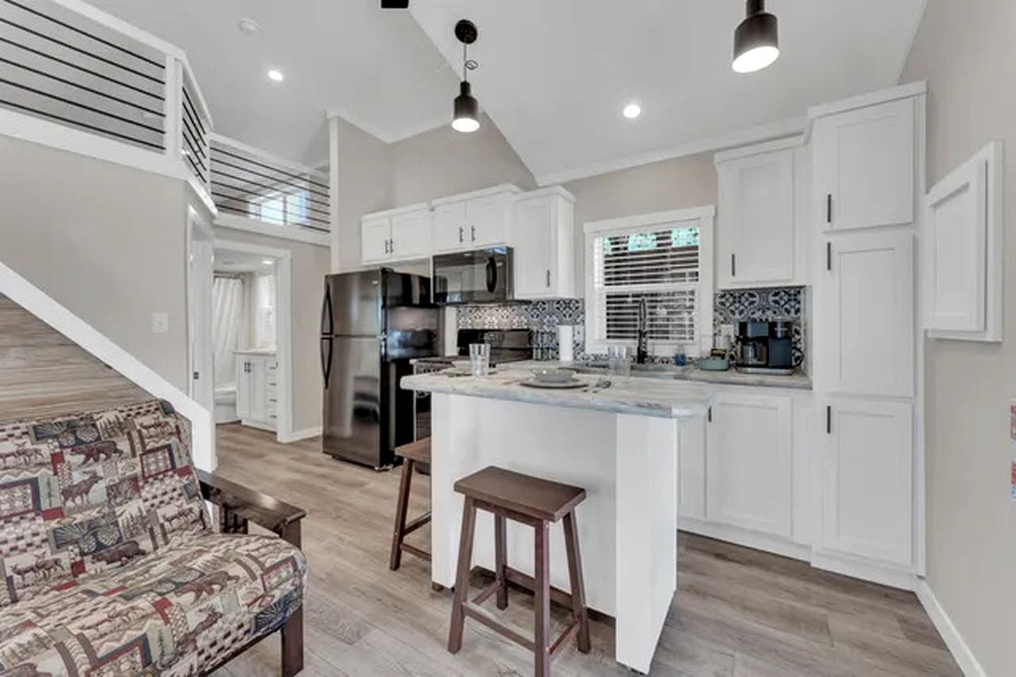 Cozy Cabin Getaway with Loft, Fire Pit Evenings & Community Pool in Branson, Missouri