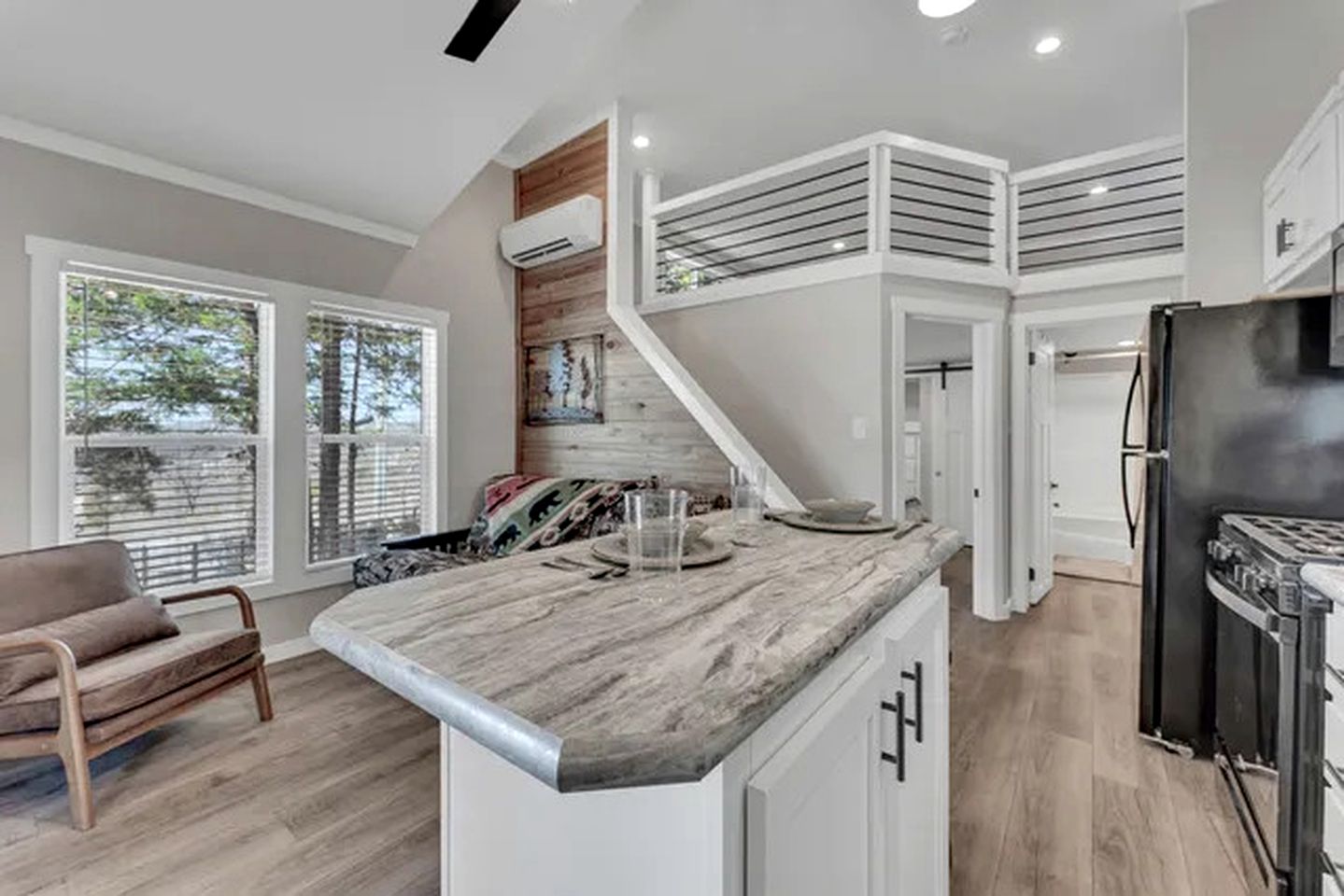 Cozy Cabin Getaway with Loft, Fire Pit Evenings & Community Pool in Branson, Missouri