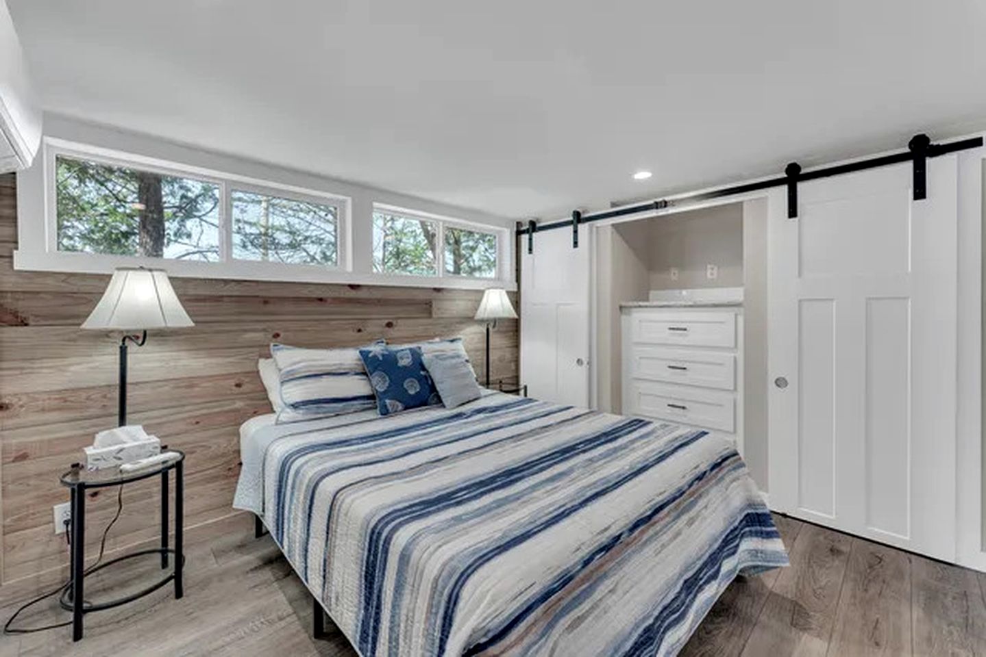 Cozy Cabin Getaway with Loft, Fire Pit Evenings & Community Pool in Branson, Missouri