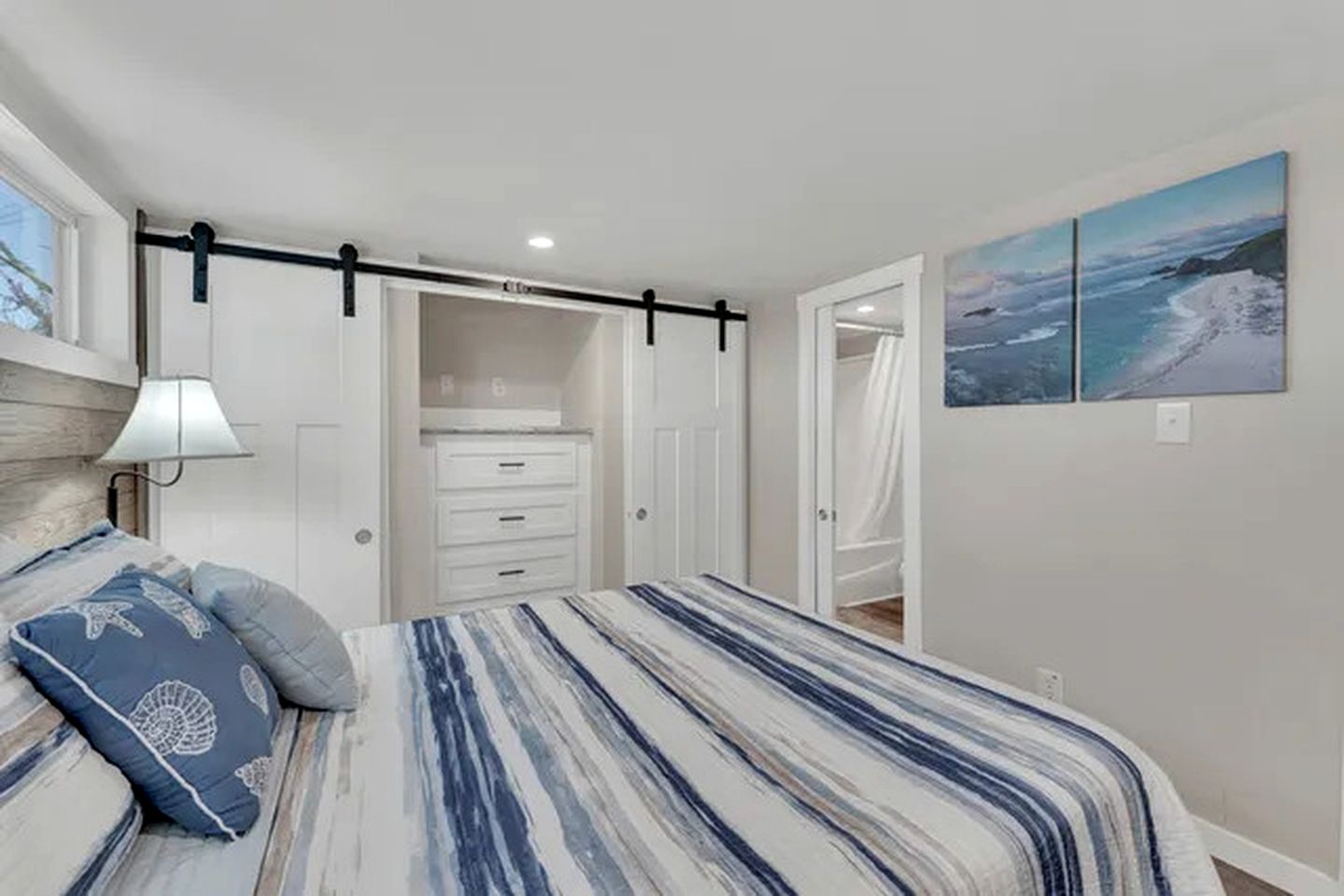 Cozy Cabin Getaway with Loft, Fire Pit Evenings & Community Pool in Branson, Missouri